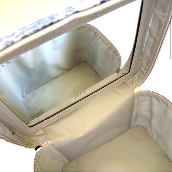 💙🤍 NEW Dior Beauty Limited Around the World Vanity - Picture 6 of 7